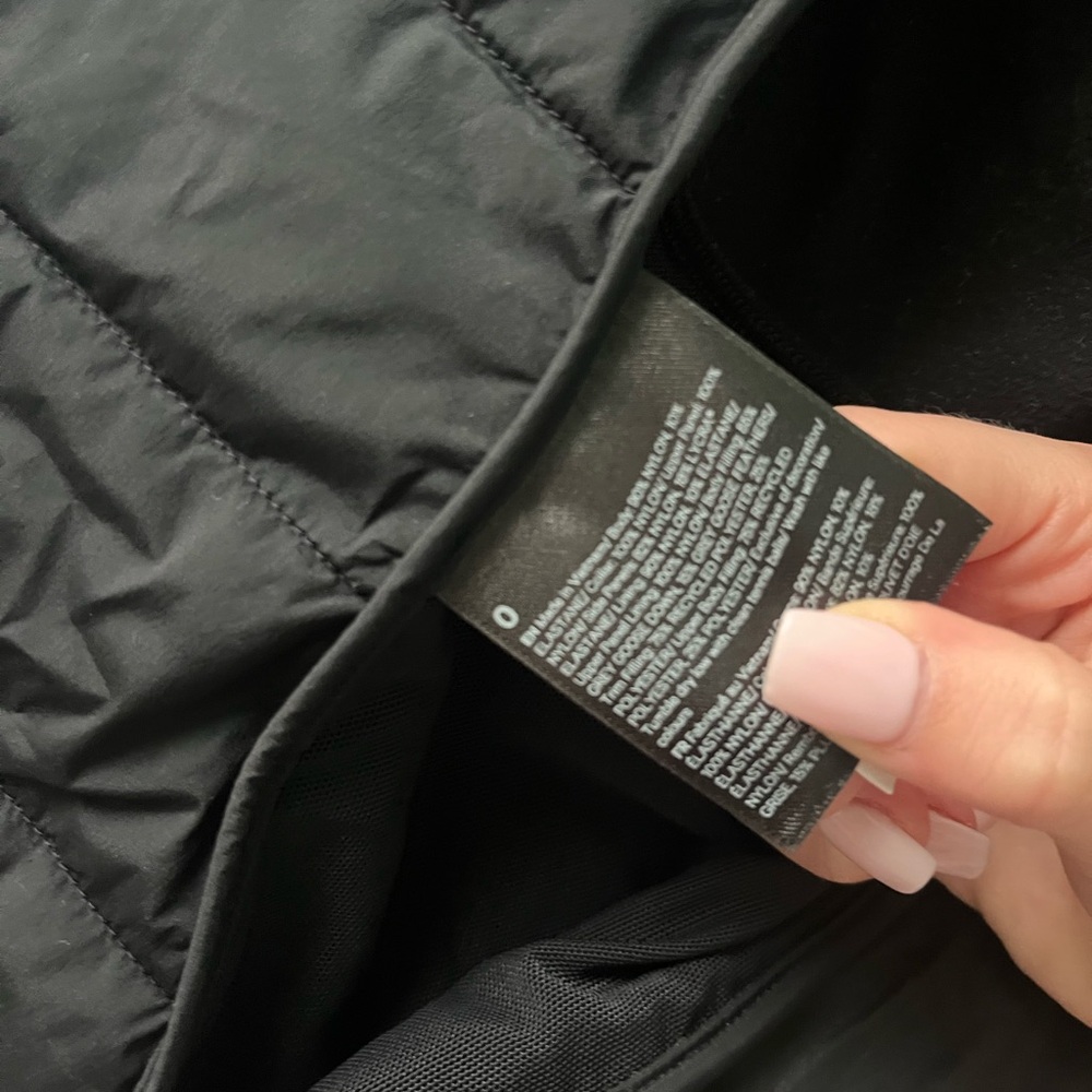 Lululemon Down For it all Vest - Black (0) waterproof - Picture 4 of 7